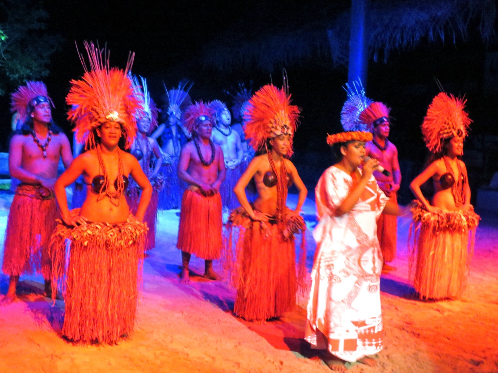 Polynesisk afton i Tiki Village. Vackert, sensuellt och kraftfullt, allt på samma gång